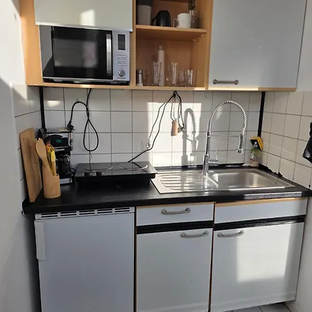 2br Near Turkish Consulate *
