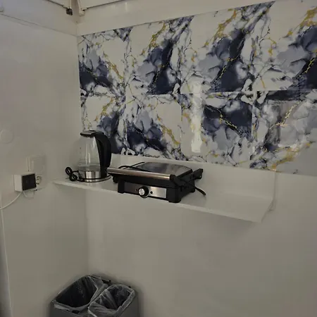 2br Near Turkish Consulate *